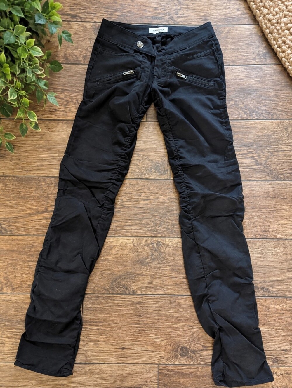 🖤 Seductions Black Cargo Scrunch-Leg Pants – Juniors Size 3 (Low-Rise)